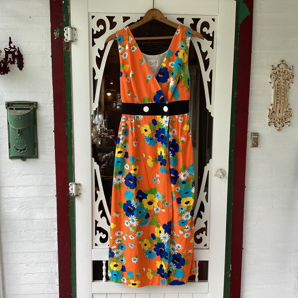Vintage 2 button wrap robe by Robeville